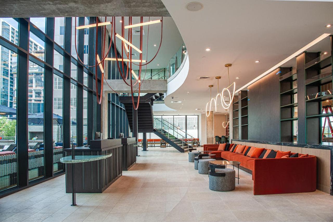 Cambria Hotel Austin Downtown Exterior photo
