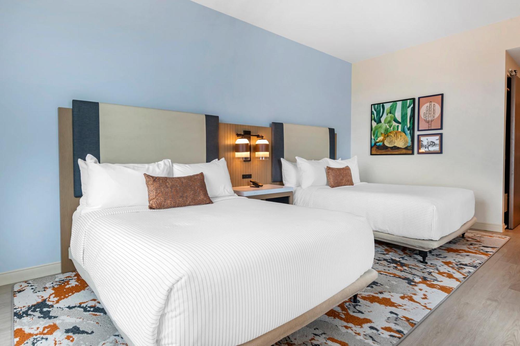 Cambria Hotel Austin Downtown Exterior photo
