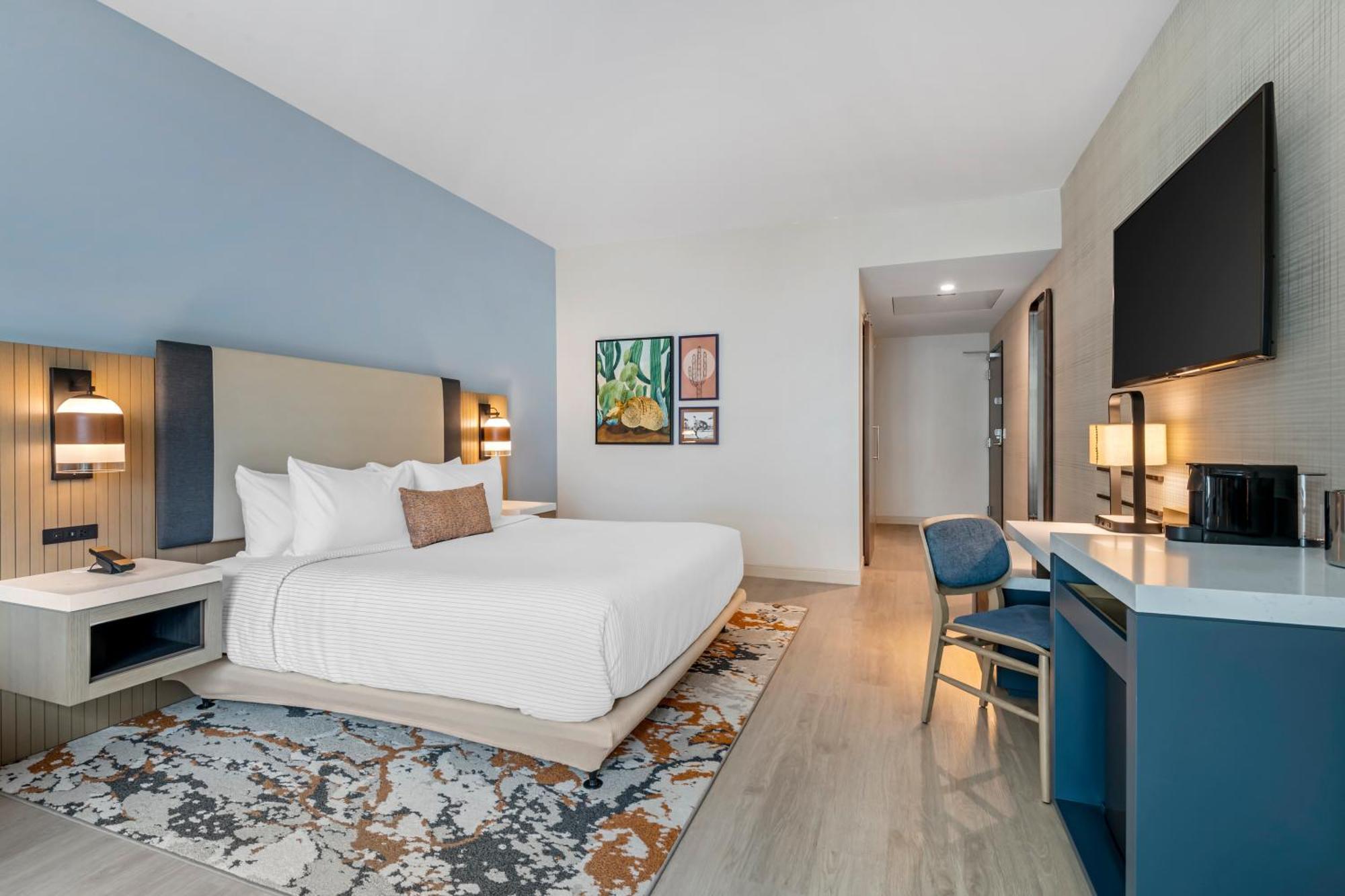 Cambria Hotel Austin Downtown Exterior photo